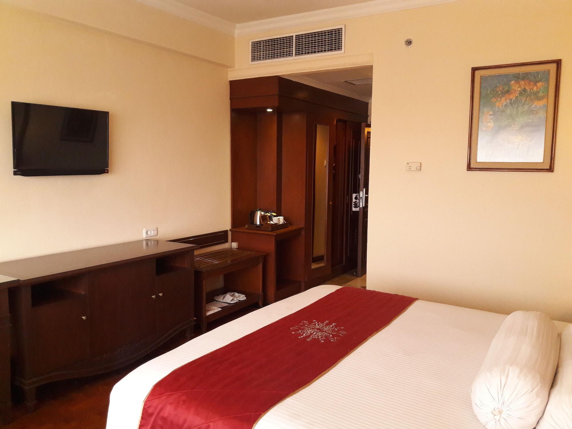 The Sunan 4* Surakarta (Solo)